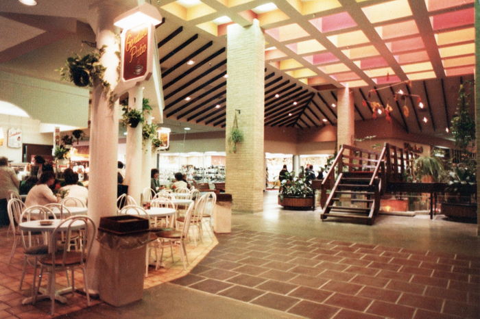 Marquette Mall - From Marquette Mall Memories Facebook (newer photo)